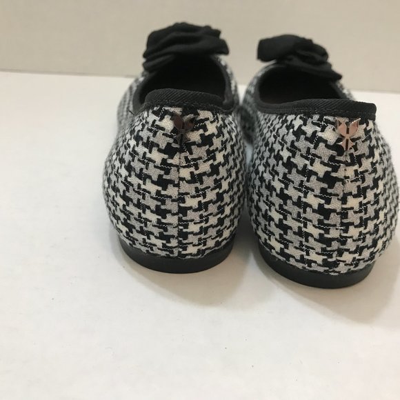 Rose adorned Almond Toe Flat - Picture 5 of 7